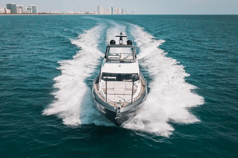 Slide: The Image of Azimut 68 FLY 2023 - 5419835