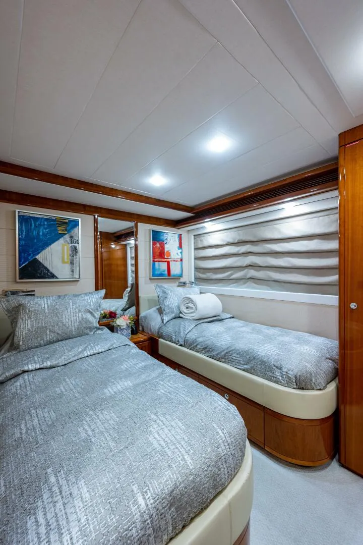 Slide: The Image of Ferretti 830 2006 - 5123344