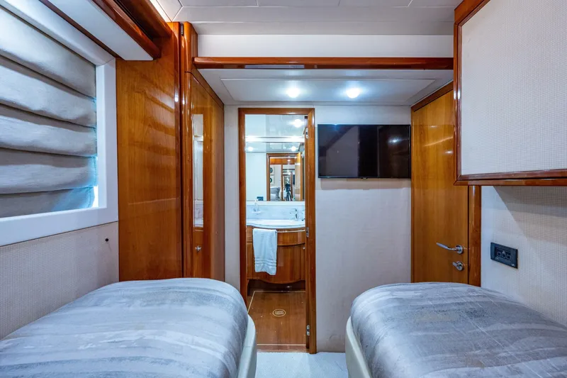 Slide: The Image of Ferretti 830 2006 - 5123349