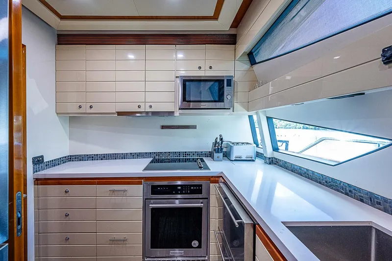 Slide: The Image of Ferretti 830 2006 - 5123149