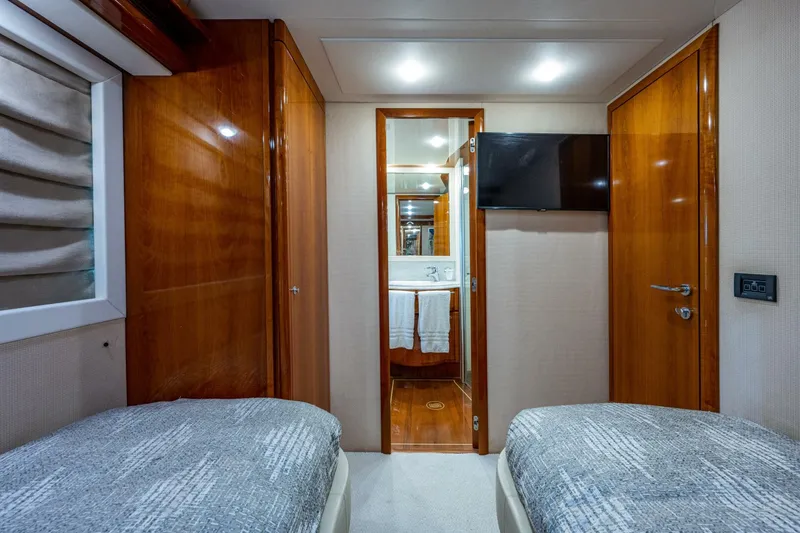 Slide: The Image of Ferretti Yachts 830 2006 - 5123346