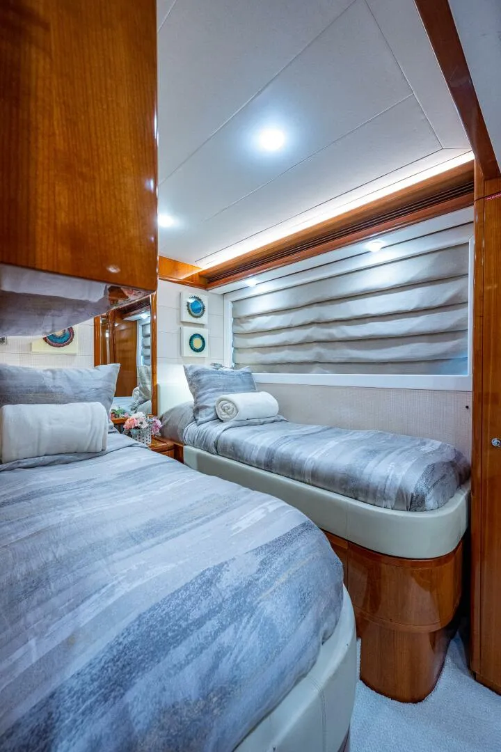 Slide: The Image of Ferretti Yachts 830 2006 - 5123353