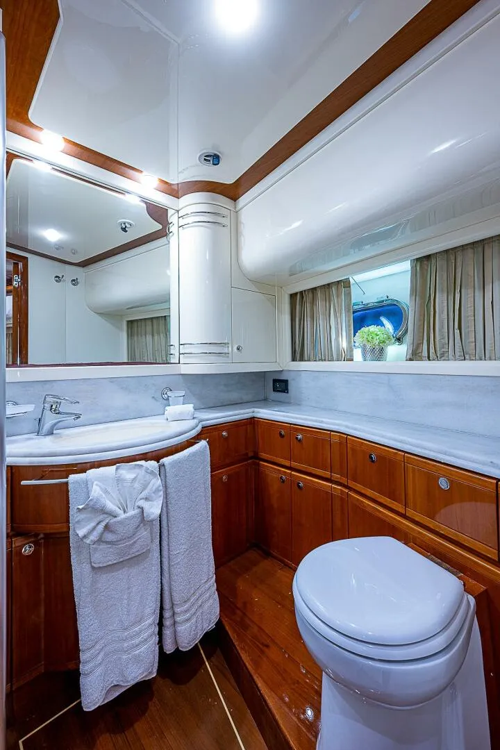 Slide: The Image of Ferretti Yachts 830 2006 - 5123357