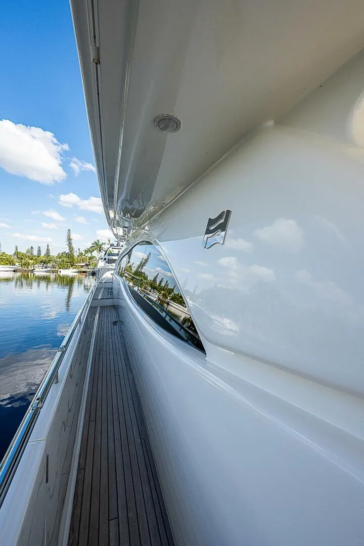 Slide: The Image of Ferretti Yachts 830 2006 - 5123052