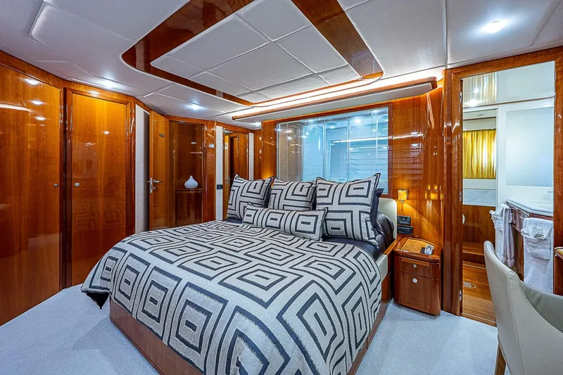 Slide: The Image of Ferretti Yachts 830 2006 - 5123214