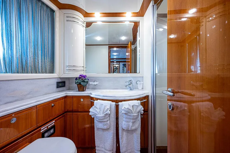 Slide: The Image of Ferretti Yachts 830 2006 - 5123260