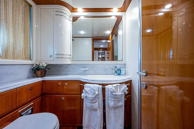 Slide: The Image of Ferretti Yachts 830 2006 - 5123269