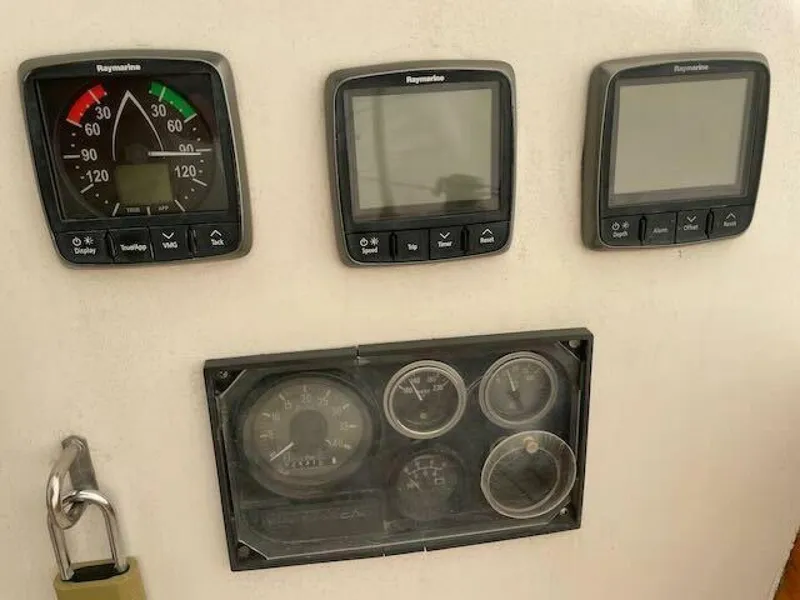 Slide: The Image of Bristol 40 sloop 1981 - 5106684