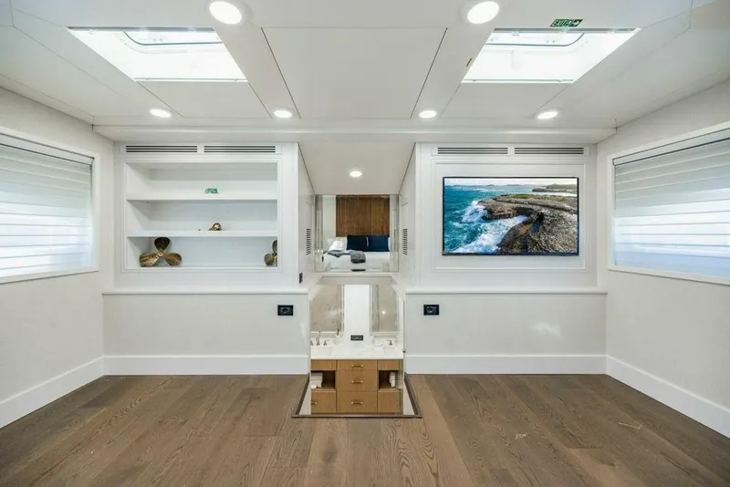 Slide: The Image of Mengi Yay 115 MY 2011 - 5111604