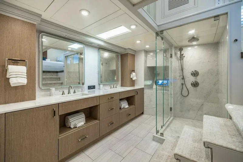 Slide: The Image of Mengi Yay 115 MY 2011 - 5111605