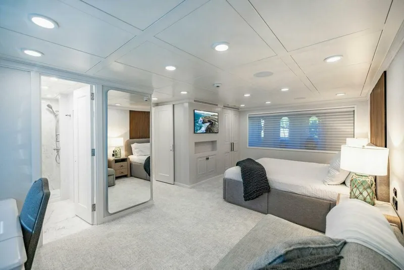 Slide: The Image of Mengi Yay 115 MY 2011 - 5111610