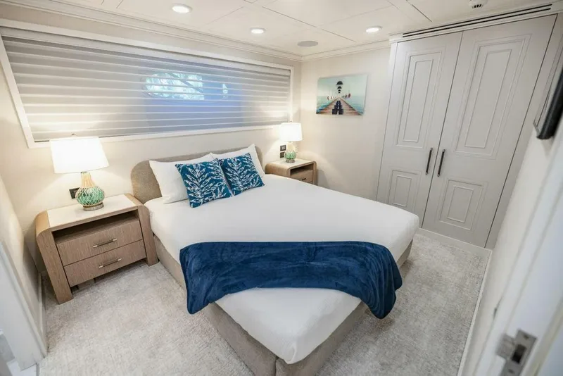 Slide: The Image of Mengi Yay 115 MY 2011 - 5111618