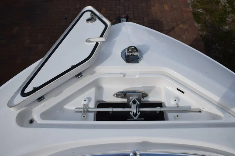 Slide: The Image of Anchor Locker with Mounted Fortress, Pop Up Running Light - 5107823