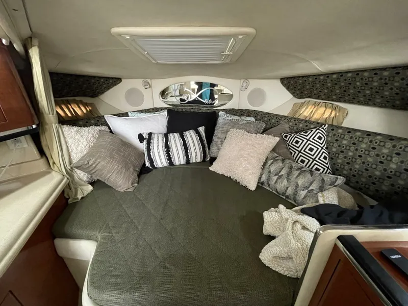 Slide: The Image of V Berth - 5108902