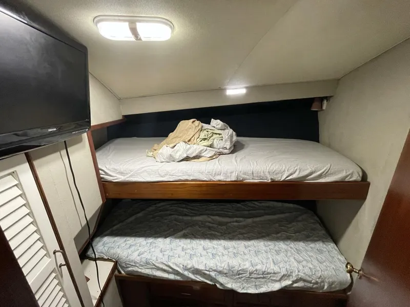 Slide: The Image of Twin Berth Bunk Beds - 5109088