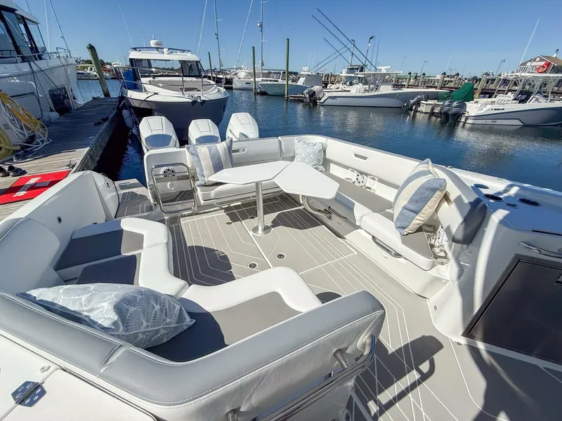 Slide: The Image of Wellcraft 38 T-Top 2026 - 5781327