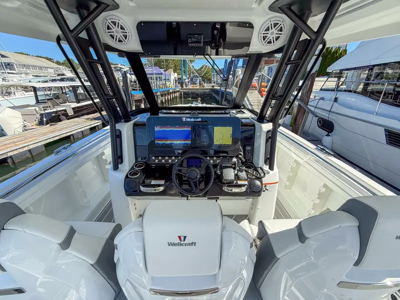 Slide: The Image of Wellcraft 38 T-Top 2026 - 5781323