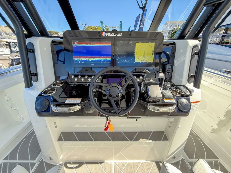 Slide: The Image of Wellcraft 38 T-Top 2026 - 5781319