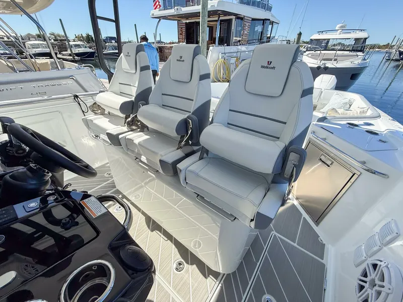 Slide: The Image of Wellcraft 38 T-Top 2026 - 5781320