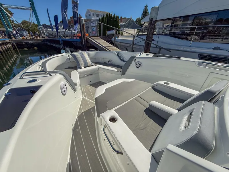 Slide: The Image of Wellcraft 38 T-Top 2026 - 5781317