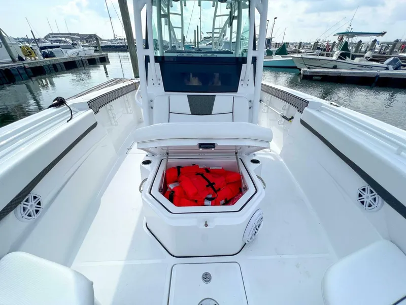 Slide: The Image of Wellcraft 302 2024 - 5109291