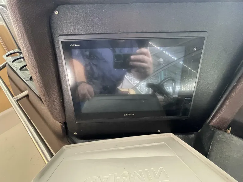 Slide: The Image of New Garmin GPS - 5109763