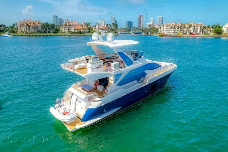 Slide: The Image of Azimut 72 FLY 2016 - 5110976