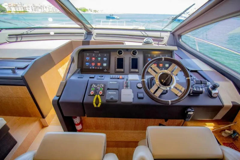 Slide: The Image of Azimut 72 FLY 2016 - 5110985