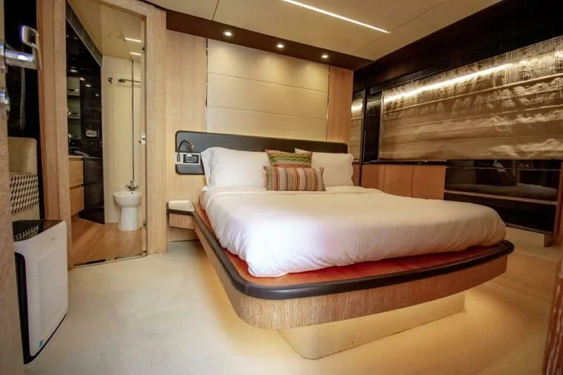 Slide: The Image of Azimut 72 FLY 2016 - 5110988