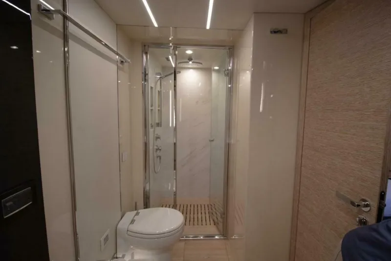 Slide: The Image of Azimut 72 FLY 2016 - 5110991