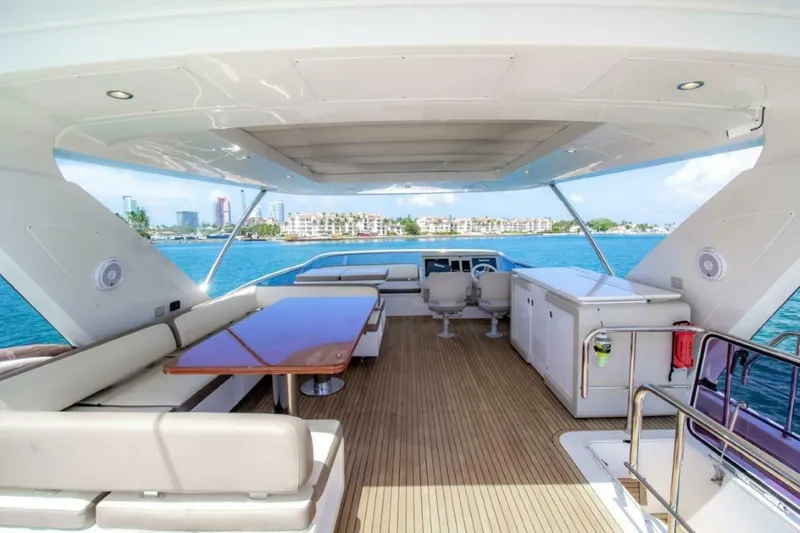 Slide: The Image of Azimut 72 FLY 2016 - 5110997