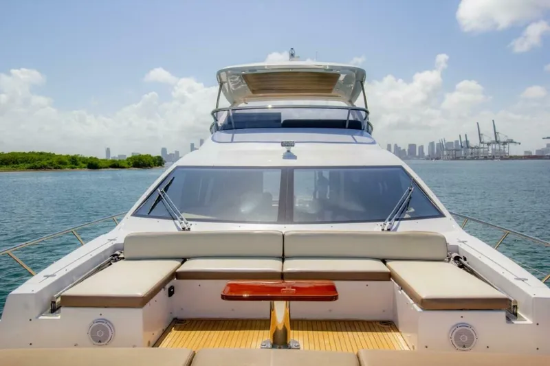 Slide: The Image of Azimut 72 FLY 2016 - 5111004