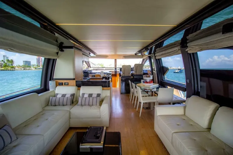 Slide: The Image of Azimut 72 FLY 2016 - 5110980