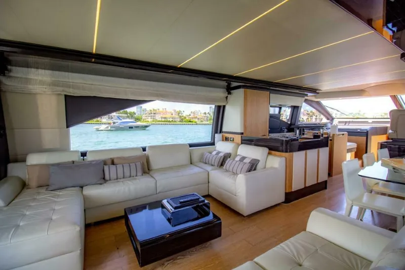 Slide: The Image of Azimut 72 FLY 2016 - 5110981