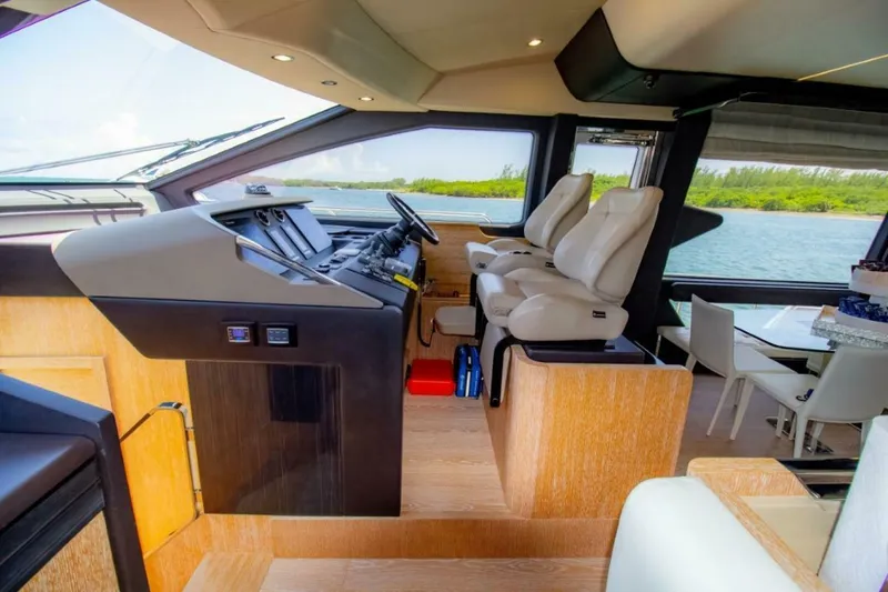 Slide: The Image of Azimut 72 FLY 2016 - 5110984