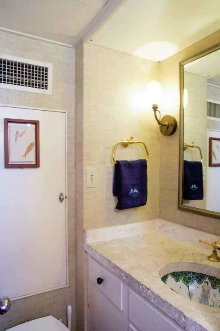 Slide: The Image of Burger Raised Pilothouse CPMY 1975 - 5324374