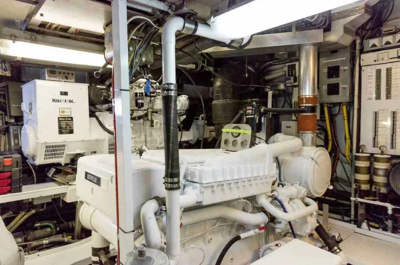 Slide: The Image of Burger Raised Pilothouse CPMY 1975 - 5324377