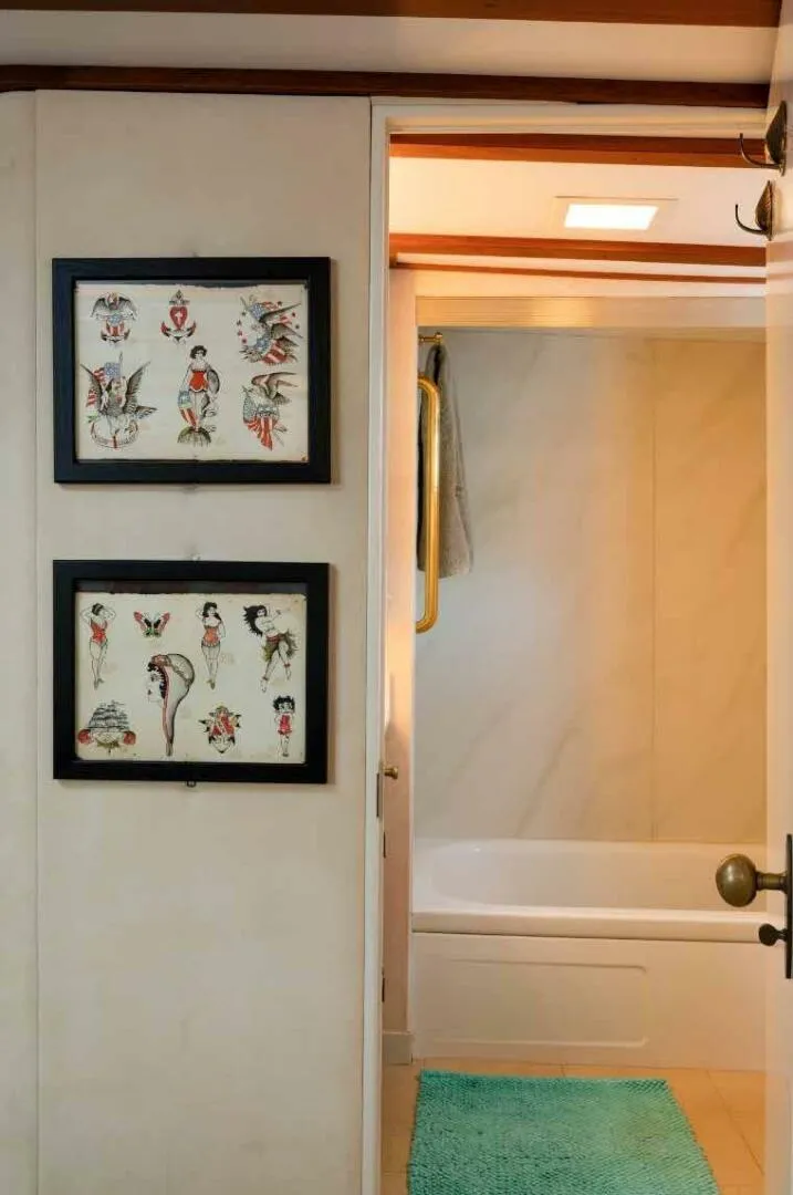 Slide: The Image of Burger Raised Pilothouse CPMY 1975 - 5324321