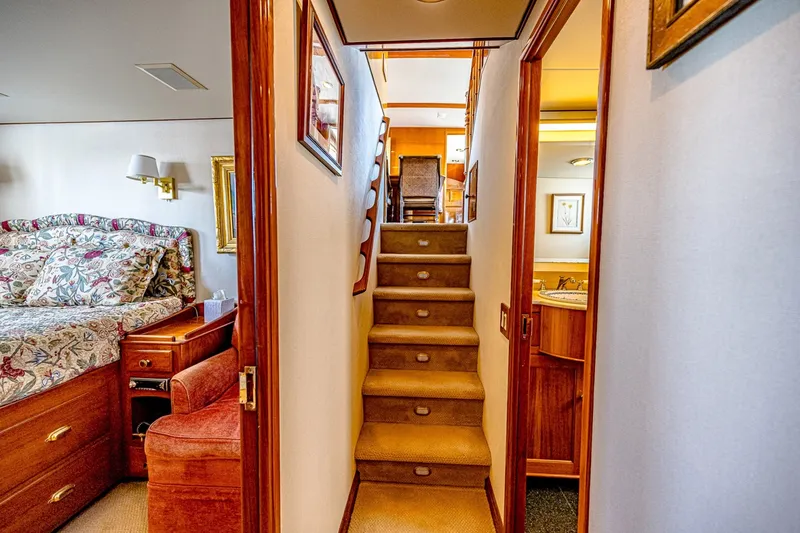 Slide: The Image of Burger 91 1983 - 6009068