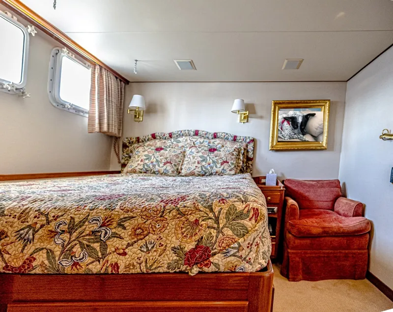 Slide: The Image of Burger 91 1983 - 6009070