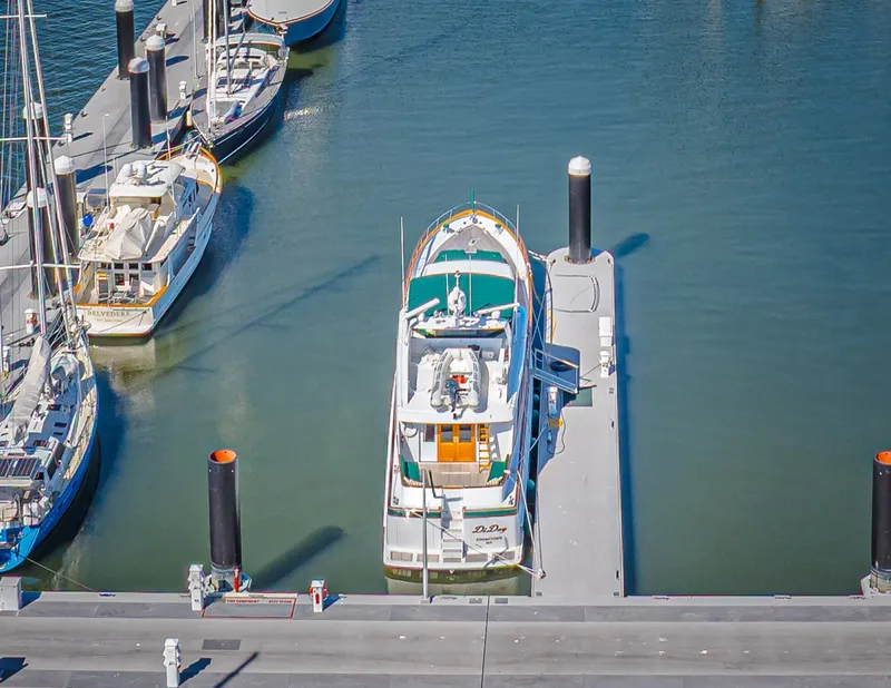 Slide: The Image of Burger 91 1983 - 6009098