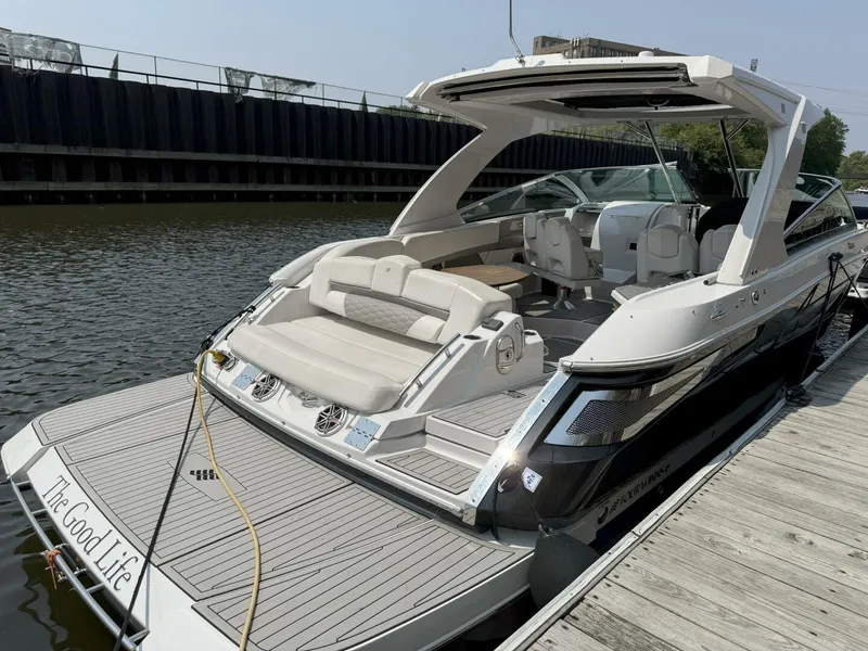 Slide: The Image of Four Winns H350 Bowrider Aft - 5585751