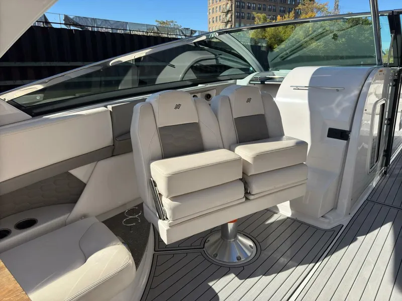 Slide: The Image of Four Winns H350 Bowrider 2019 - 5114309