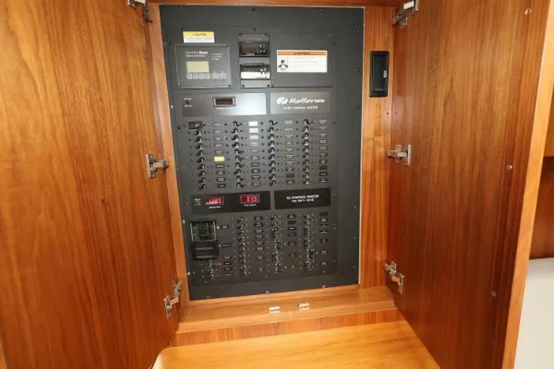 Slide: The Image of Hatteras 45 Express Sportfish 2018 - 5117060