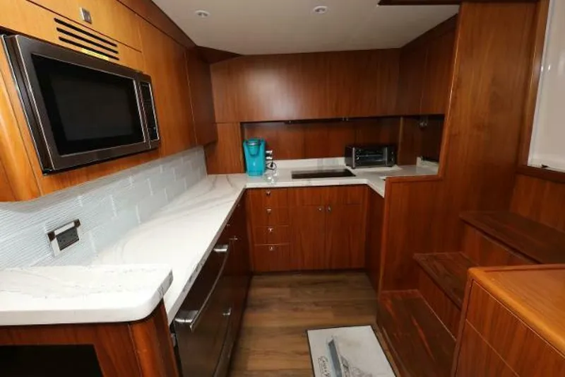 Slide: The Image of Hatteras 45 Express Sportfish 2018 - 5117061