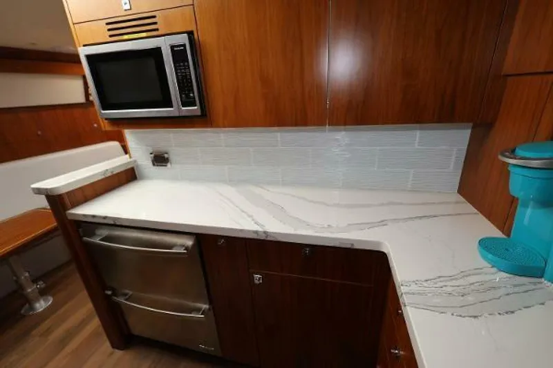 Slide: The Image of Hatteras 45 Express Sportfish 2018 - 5117063