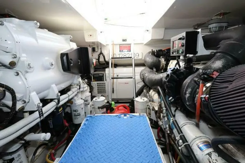 Slide: The Image of Hatteras 45 Express Sportfish 2018 - 5117079