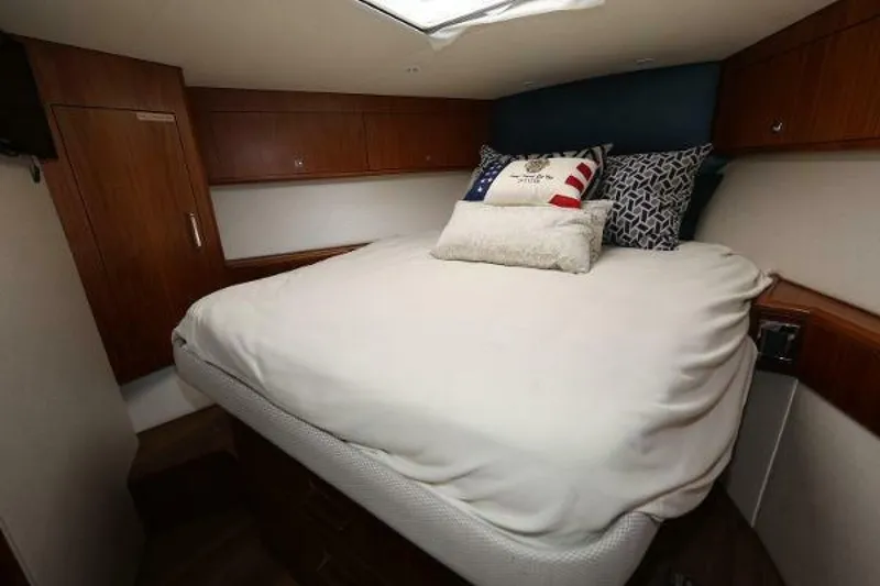 Slide: The Image of Hatteras 45 Express Sportfish 2018 - 5117053