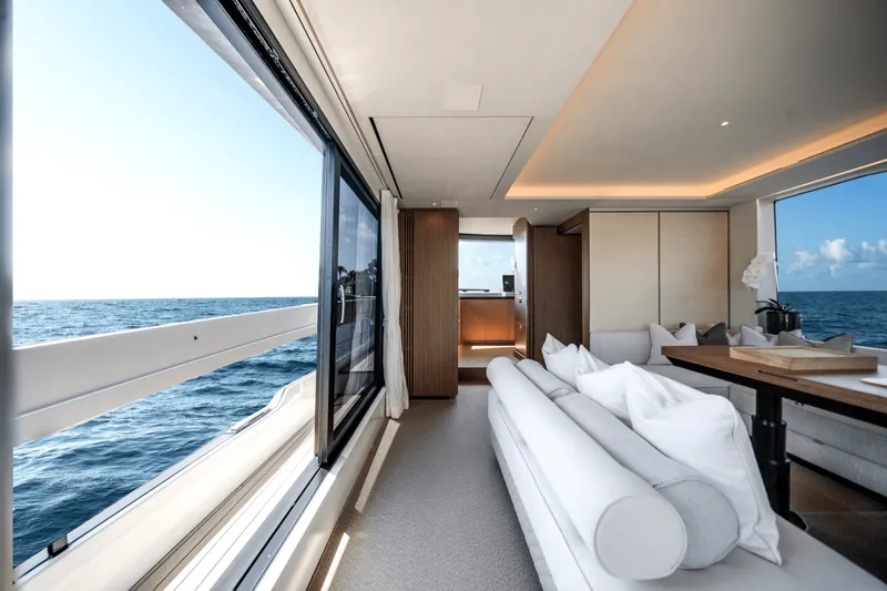 Slide: The Image of Azimut Seadeck 7 2025 - 5289435