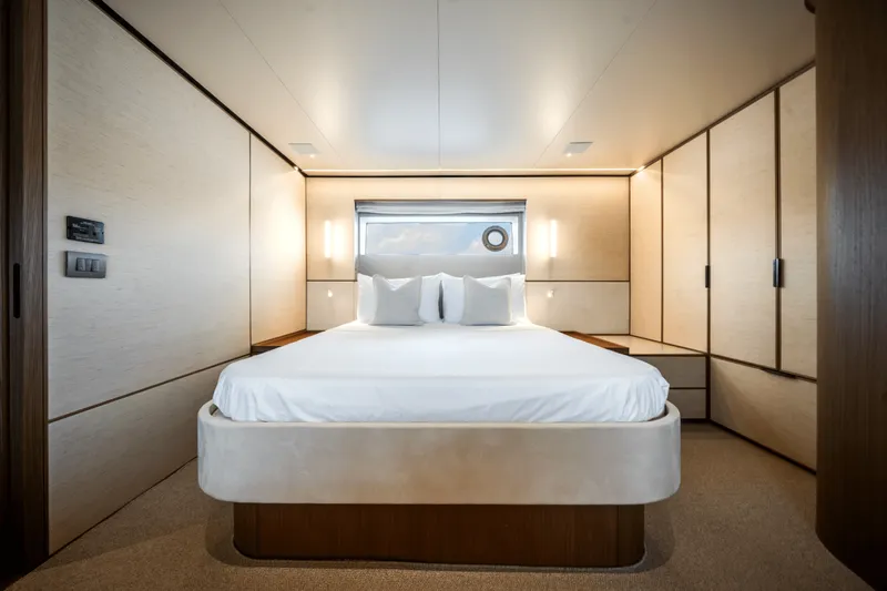 Slide: The Image of Azimut Seadeck 7 2025 - 5289401